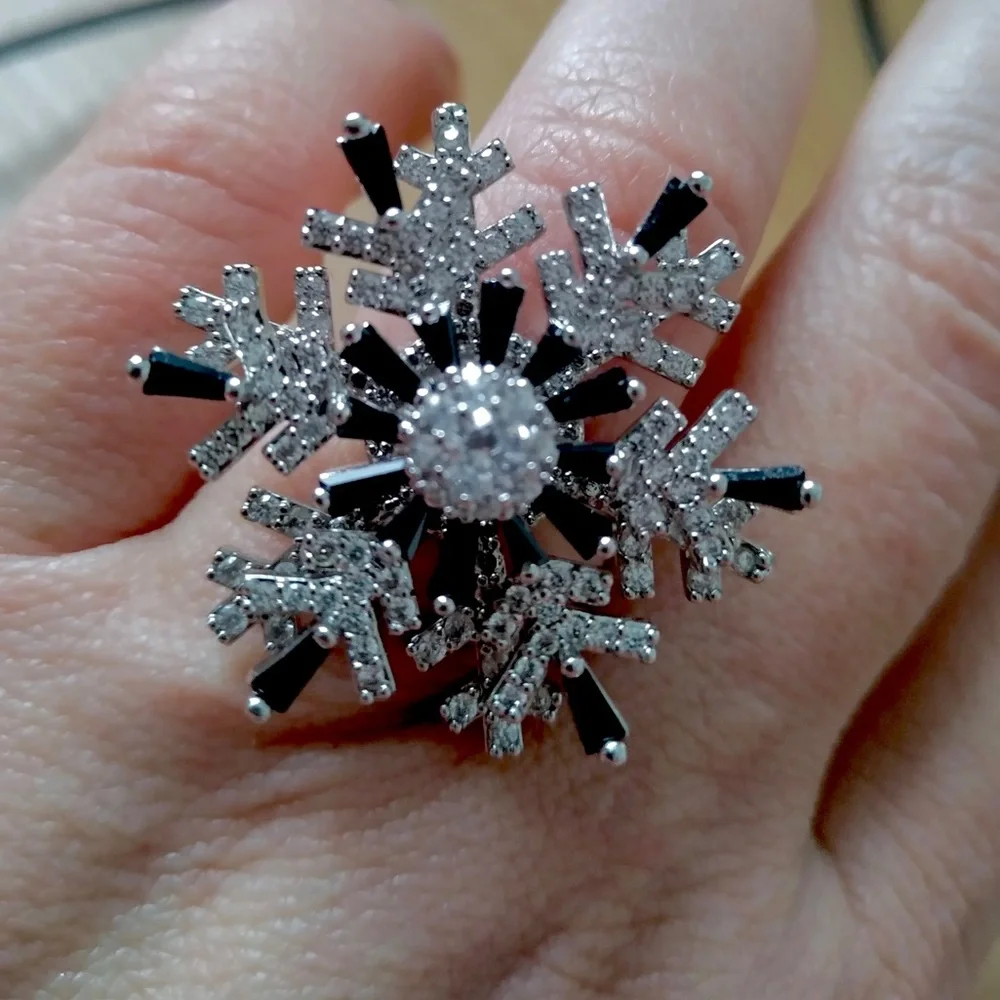 Snowflake spinner ring - Picture 8 of 10